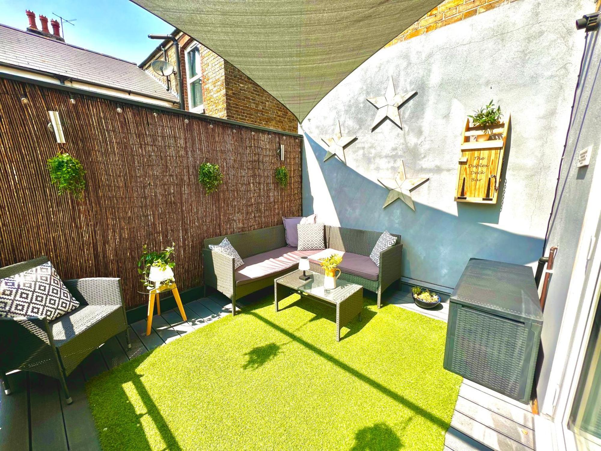 The Duplex Margate With Deck & Living Space Air Conditioning Luaran gambar