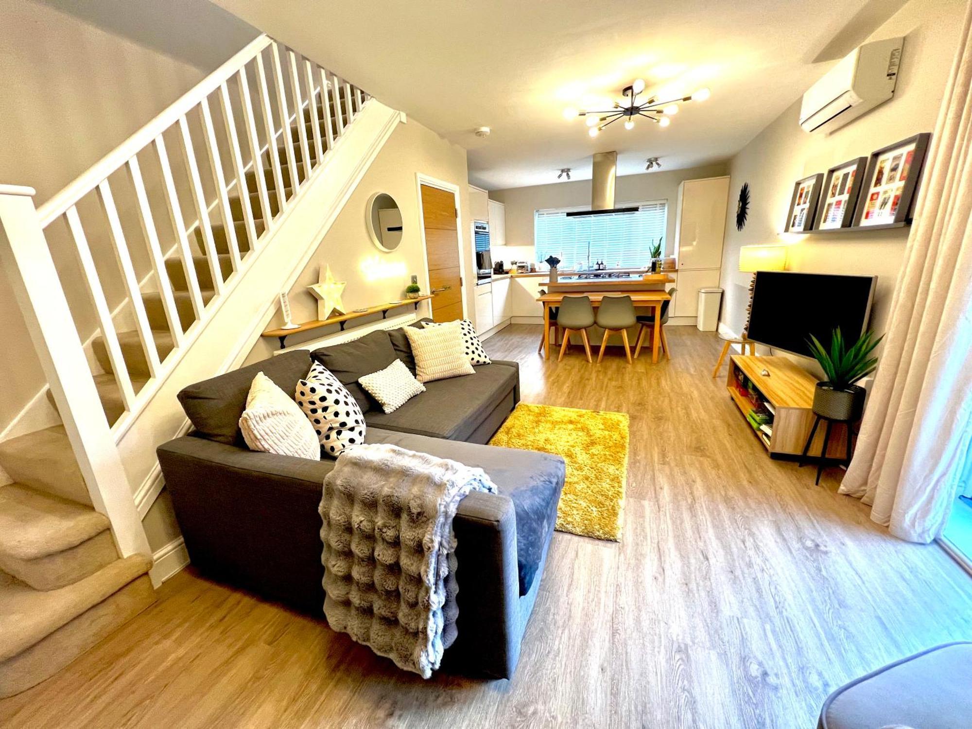 The Duplex Margate With Deck & Living Space Air Conditioning Luaran gambar