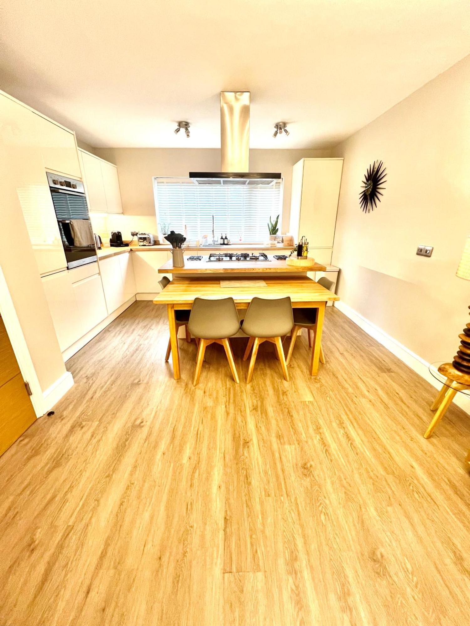 The Duplex Margate With Deck & Living Space Air Conditioning Luaran gambar